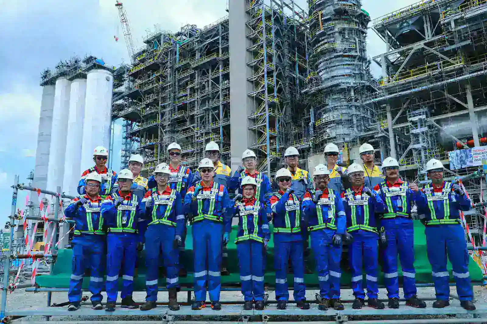 Jual Solar Industri Pengisian ke Kapal Asli Terbaik 089-9999-9992