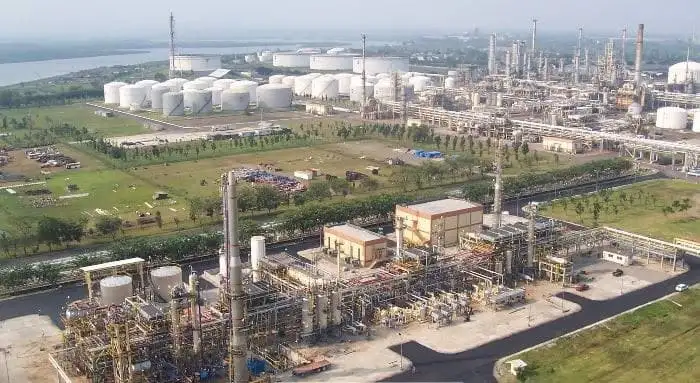 Solar Industri B40 Surabaya: Energi Andal untuk Mendukung Operasional Industri Anda